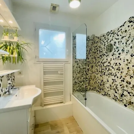 アパート Bright And Well Decorated Nest In ラ・ロシェル