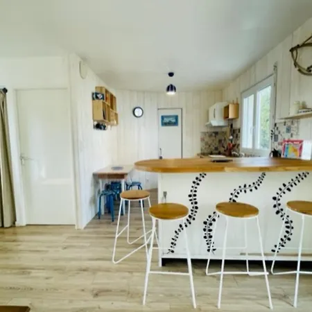 Bright And Well Decorated Nest In * La Rochelle (Charente-Maritime)