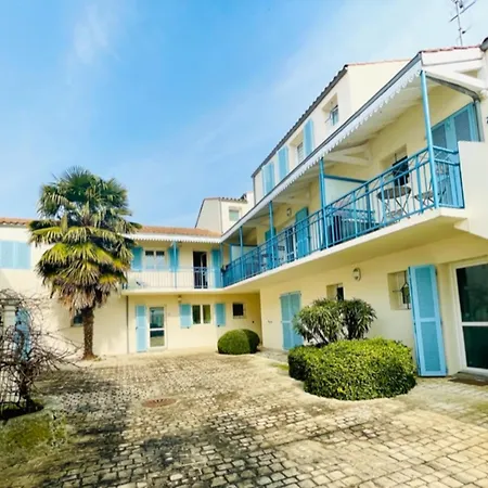Apartamento Bright And Well Decorated Nest In